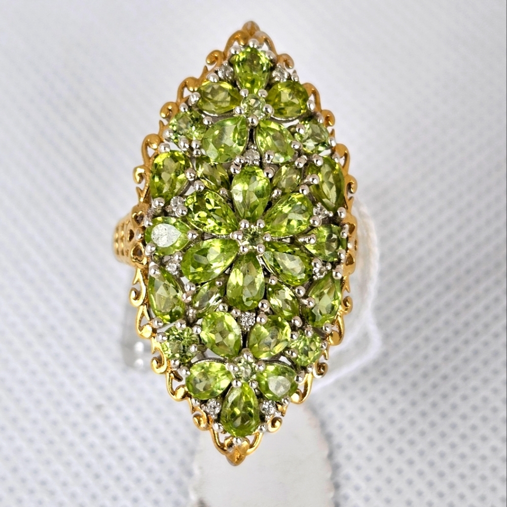 Genuine Peridot Cluster Ring in Platinum over Sterling Silver Size 7! NWT